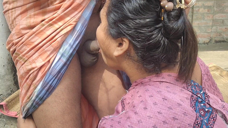 Banglavabi: Video làm tình lãng mạn của vợ chồng ngoài trời