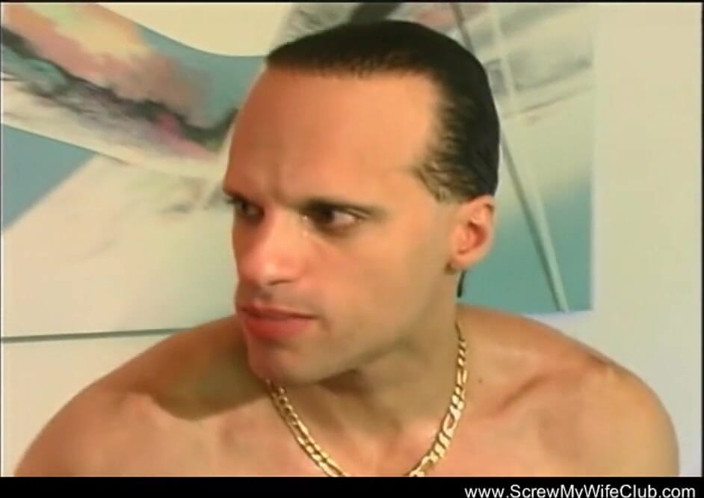 Screw My Wife Club: Brunetka uwielbia orgazmy z tyłka