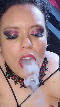 Fumar boquete e gozada facial em outro ângulo