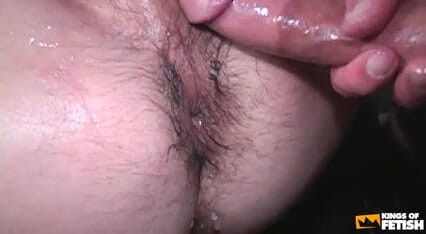 Gay Diaries: Askar miang melancap sebelum mengongkek seorang lelaki dengan dubur ketat