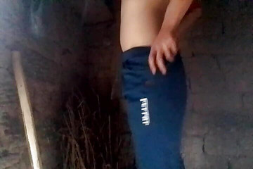 Gangbang straight: Leon的紧屁股独奏舞蹈