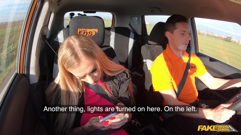 Fake Driving School: Fake Driving College - Daisy Lee prova que aulas de boquete...