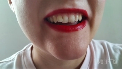 The Antichristrix: POV에 굶주린 자이언트 빨간 입술