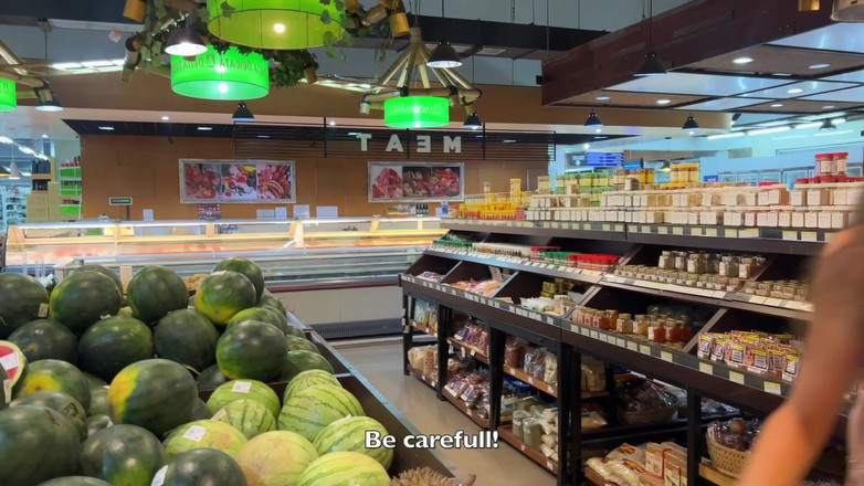 Dis Diger: Cumwalk en supermercado público - fetiche facial al aire libre mamada