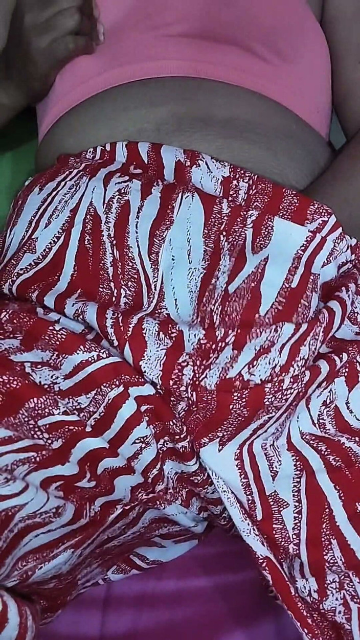 BDtamatogirl: Bangladeschisches heißes schönes mädchen zeigt möpse, muschi &amp; fingern