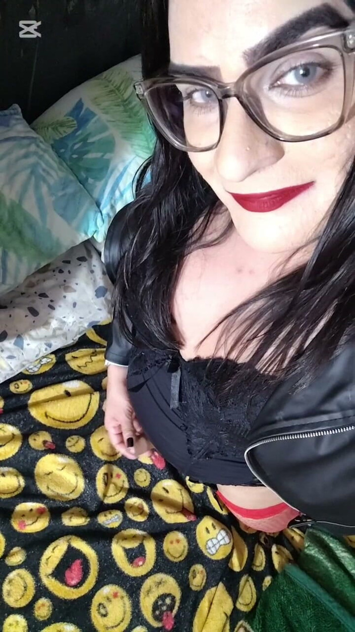 Vero boons: Sexy Slut Playing Wants to Be Fucked