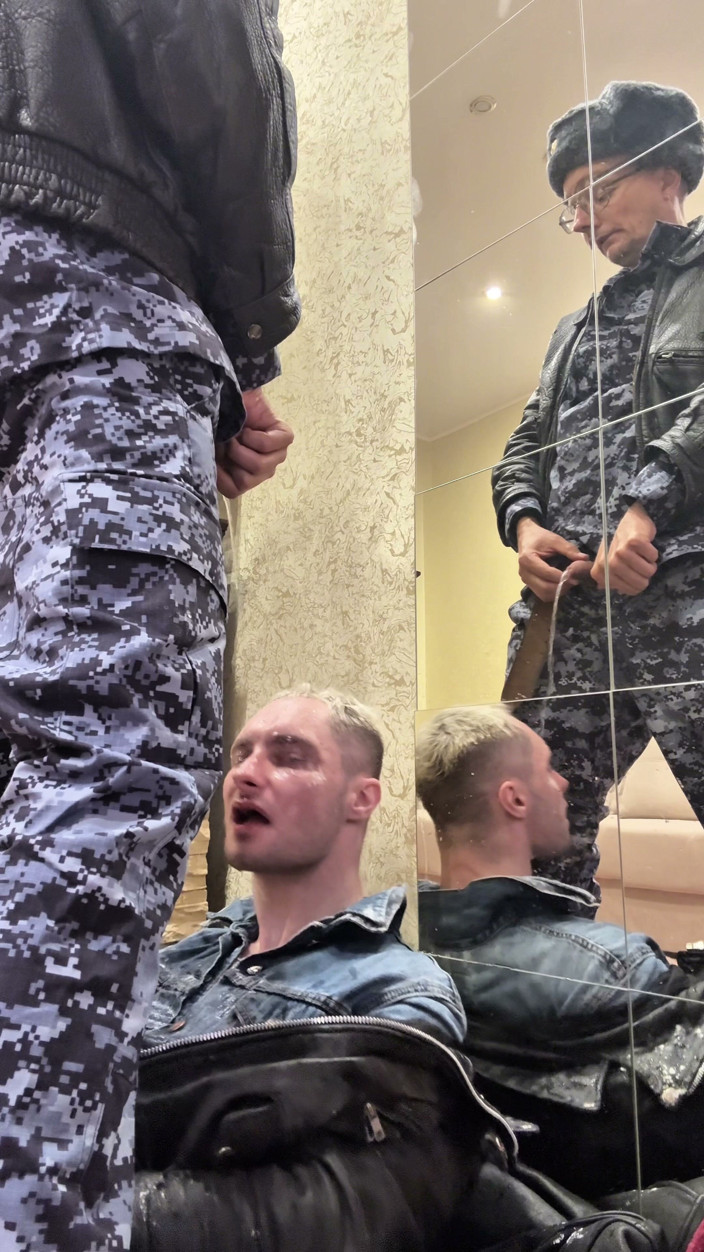 KinkySirius: Kinkysirius Was Arrested by Cop Again