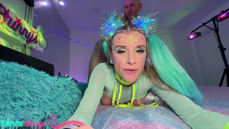 Rave Bunnys: Anastasia Grinds Her Big Ass on Brian Omally During Cheating...