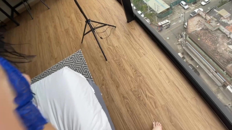 Johnny Grey: Netflix Chill Turned Naughty - Drobná latina teen deepthroats a rims...