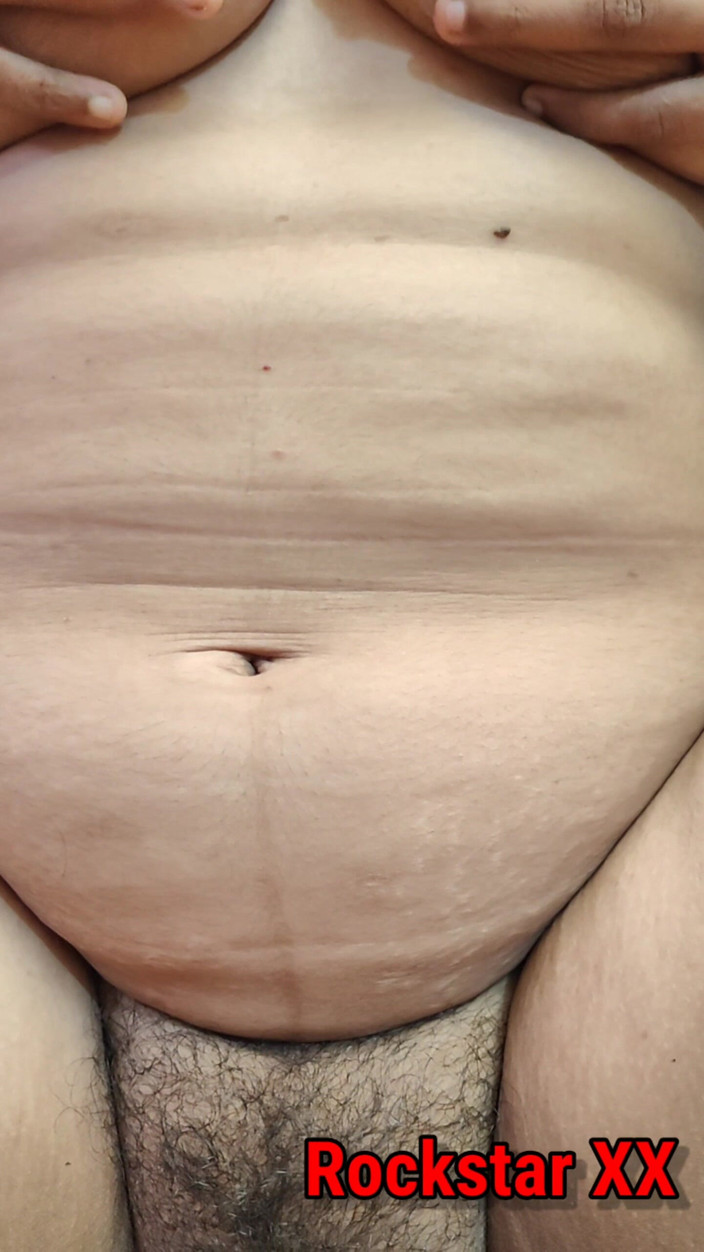 Rack star XX: Seksi kız büyük memeli kız arkadaş sikişiyor