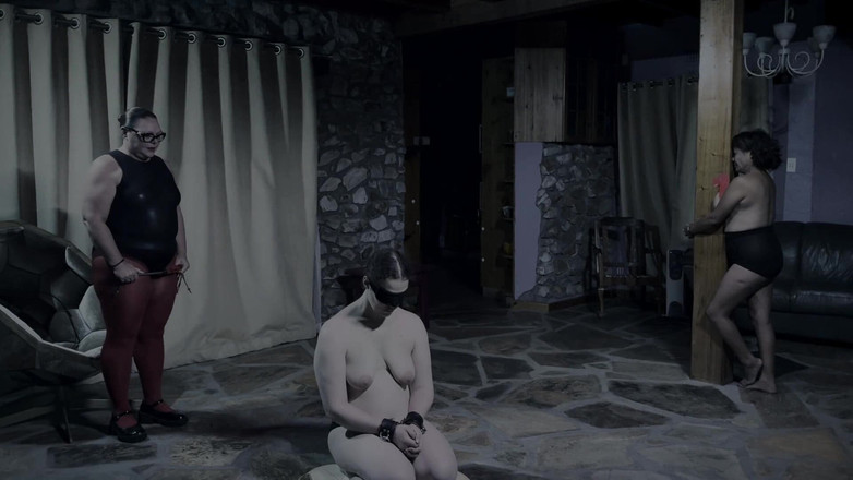 Mistress April: Terapia cu sclavi