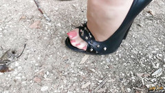 Goddess Lena: Nylonové nohy a podpatky