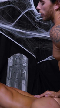 "Happy Halloween you dirty little fucker" DP pro Isaac Parker - NextDoorBuddies