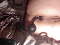 Putarankahotmilf: Gioca con entrambi i buchi da vicino e squirta in...