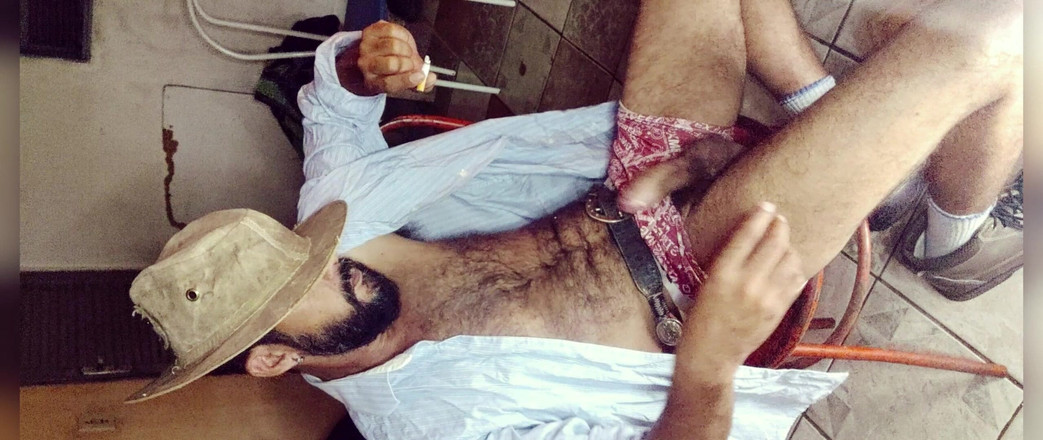 Stink HairyMale: Ședință sexy de fumat