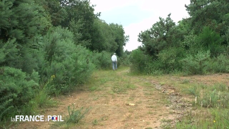 Girls Bang: Молода пара займається анальним сексом на відкритому повітрі