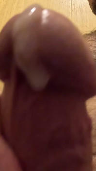 Une DILF sexy se branle et jouit dans la salle de bain - Rockardglans 216