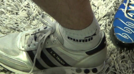 Sneaker gay: Twink asiatico cazzo da xxL top sneaker etero