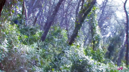 Full porn collection: Дикий трах утрьох на відкритому повітрі з худою тінкою Владаною