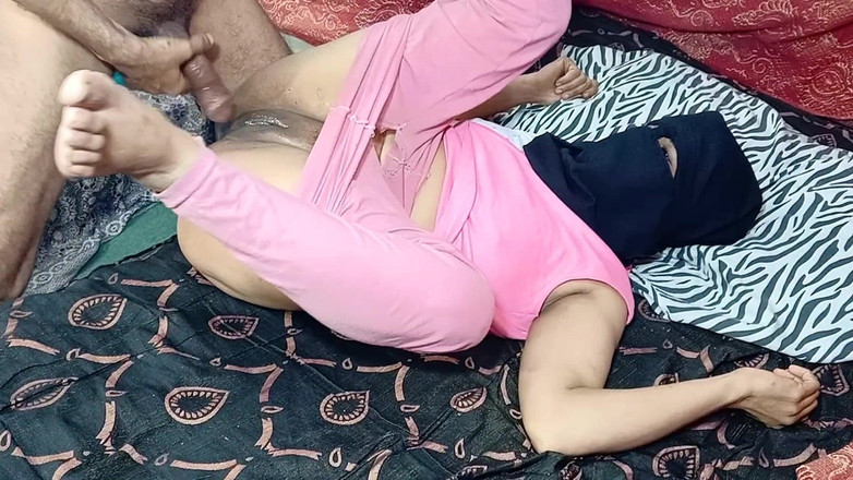 Netu: Hardcore muschi fickende indische tante extrem nahaufnahme