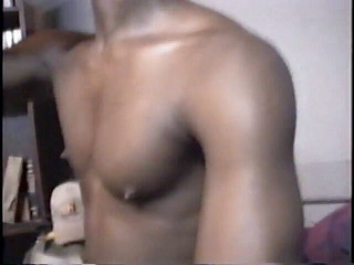 Gays Case: Nadržený černý chlápek saje ptáka svého gay milence