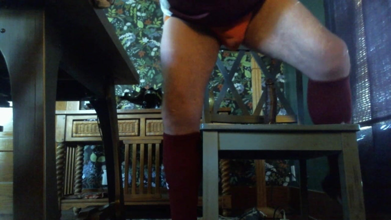 beardaddychub: Un entraîneur apprend au joueur comment il aime se faire...