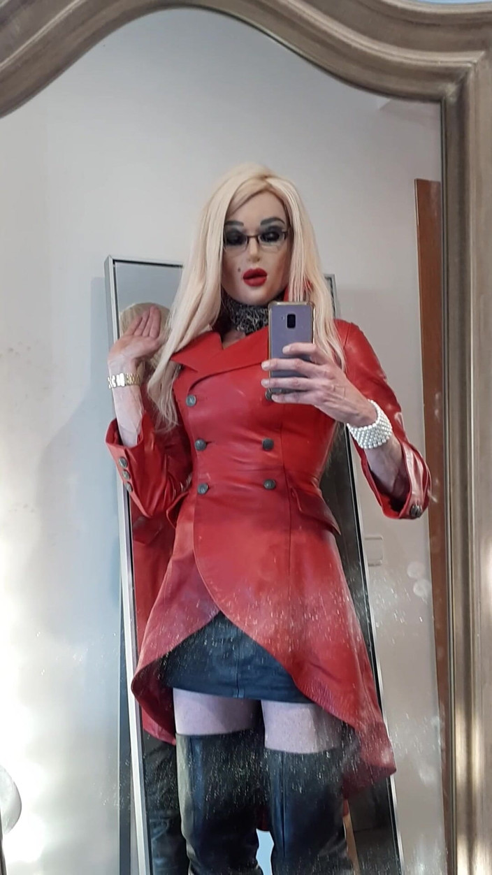 Tatiana Zorrita: ऊँची एड़ी के जूते में एस्पेक्टाक्युलर