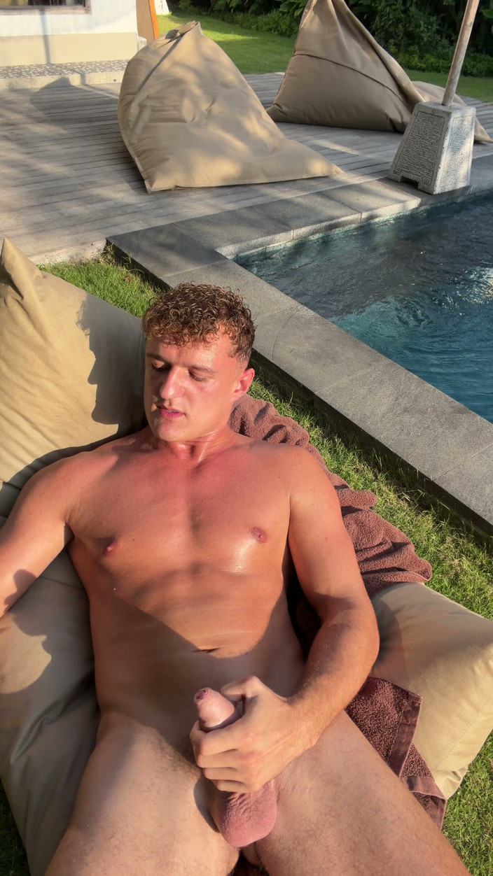 Jak White: Mi hai trovato in piscina ad annusare la tua biancheria...