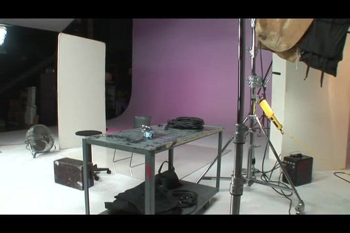 Cinema X: Video seks bondage bareng cewek nakal kulit putih dan black...