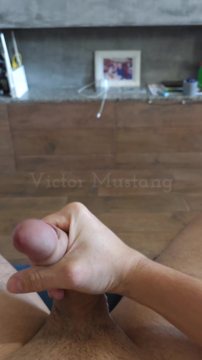 Victor Cardone: Tiada apa yang memukul wank yang baik dan orgasme yang...