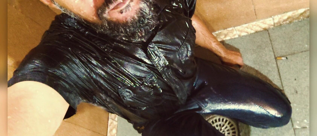 Stink HairyMale: Kąpiel w ubraniach