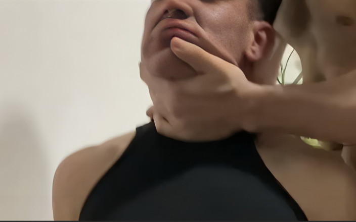 Danmel X: Yakınlaş... Boğazımda her santimin yok olduğunu hissetmeni istiyorum.