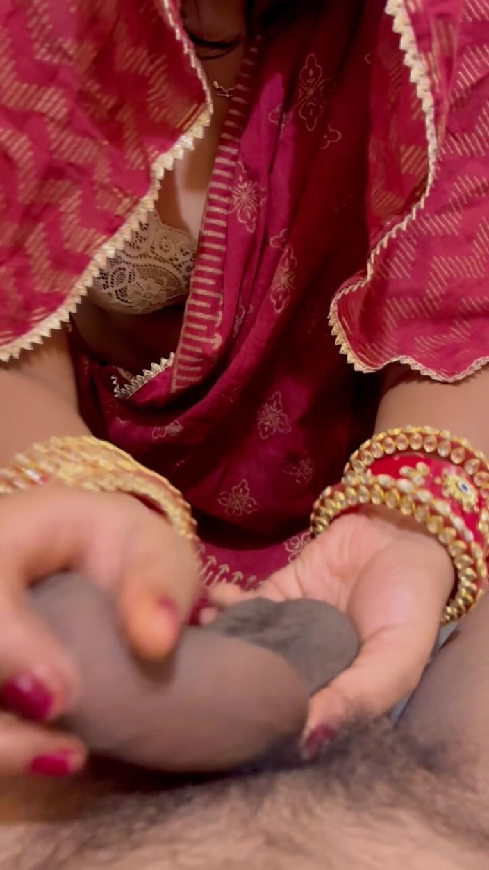 desi_babe1234: Kurviges desi-schätzchen neckt