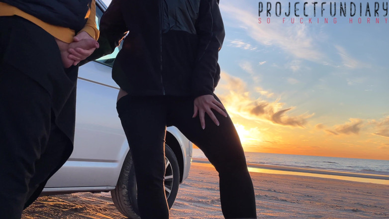 Projectsexdiary: Yoga taytlı plajda gün batımı seksi