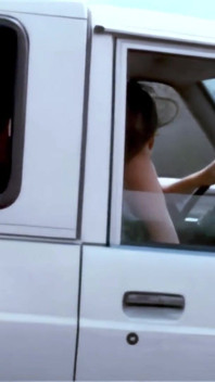 Emy: Emy e Alys Rebel brincam com brincadeiras na estrada