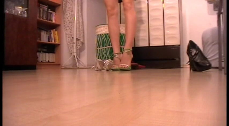 Foot Girls: Teen and her so many high heels