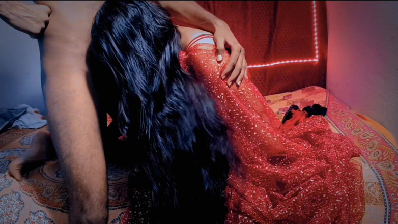 Housewife 69: Sert gırtlağına kadar alıyor ve sert ev hanımı