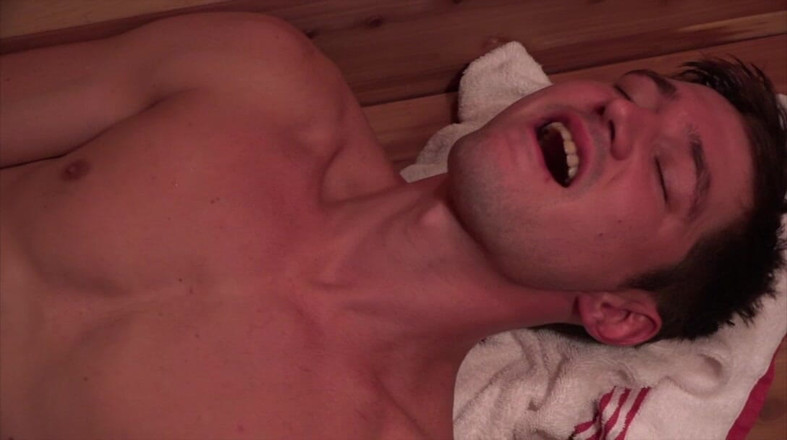 Colby Knox: Colby in de sauna