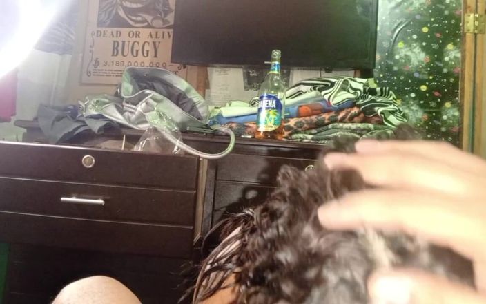 BigassMILF40: Chupando o pau do namorado da minha melhor amiga, um...