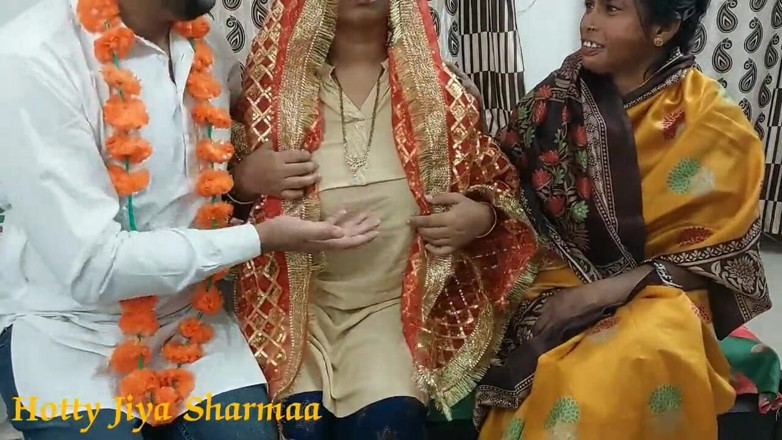 Hotty Jiya Sharmaa: Indian Couple First Wedding Night Sex Enjoy with Stepmother in...