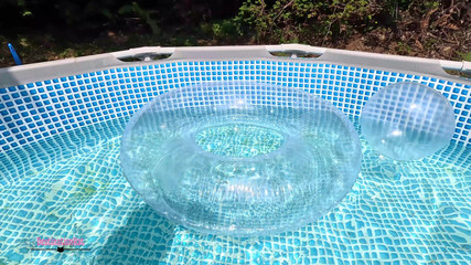 Destination Kat: Jen mě sledujte v bazénu