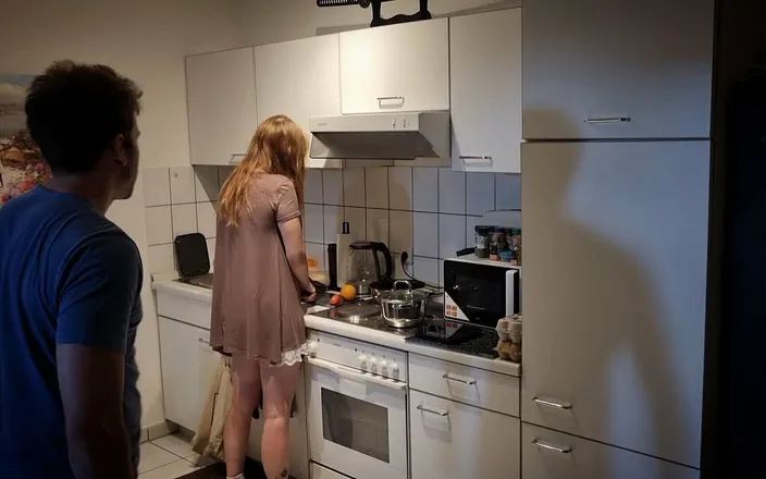 VioletaSecrets: Nevlastní sestra je ošukaná, když se nikdo nedívá - rodinné záležitosti