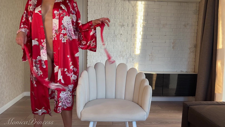 Princess Monica: Încurajare de masturbare goală cu tocuri înalte