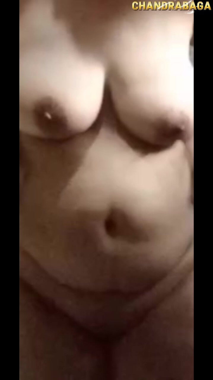 Claraidn: Na het douchen knijpte ik in mijn borsten en was...