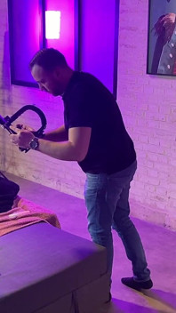 Dietro Le Quinte: Sottomesso in Gabbia Si Eccita Con La Sua Amante Con Strapon - BDSM - Pegging Francese