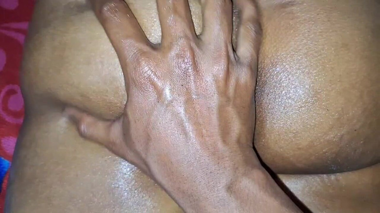 Wifeee: Massagem completa no cu e massagem na buceta, mulheres rústicas,...