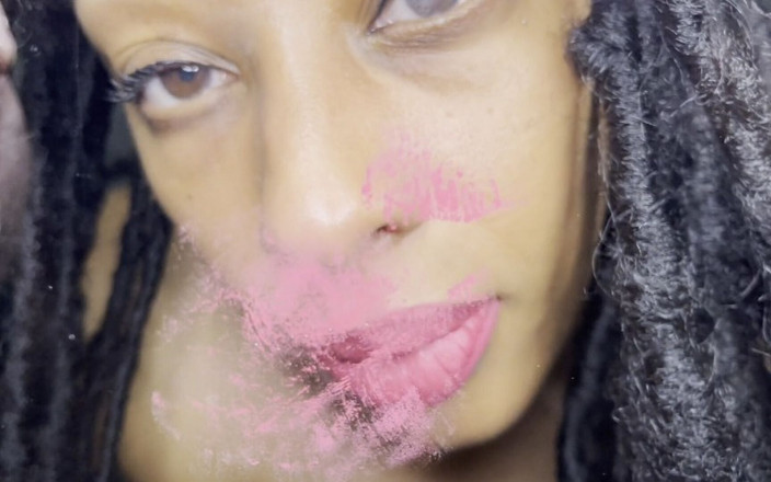 Pink Foxx: Pink Foxx ger kyssar