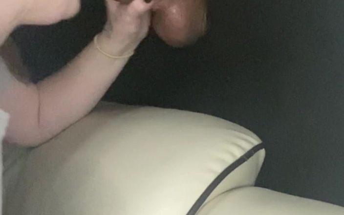 Sluttybritt: Sluttybritt mengendalikan batang hitam besar ayah