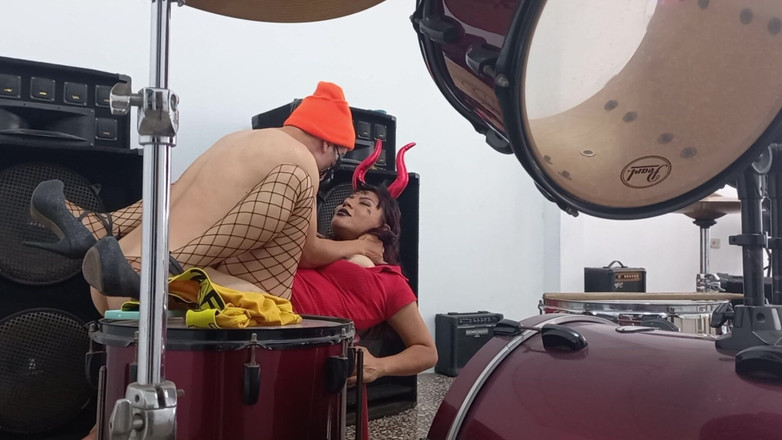 Martin13: Muzicienii rock face sex în timpul repetițiilor