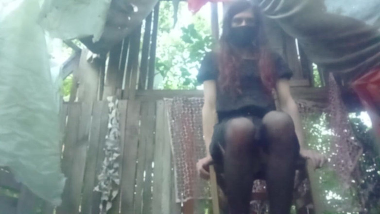 DiiVampy: Outdoor Masturbation